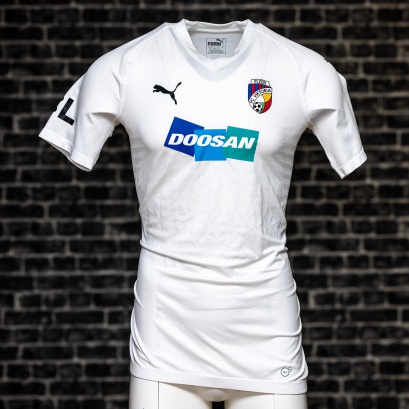 Hraný zápasový dres FC Viktoria Plzeň - sezóna 2018-2019 - Michael Krmenčík - liga - přední strana