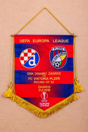 FC Viktoria Plzeň - kapitánská vlajka